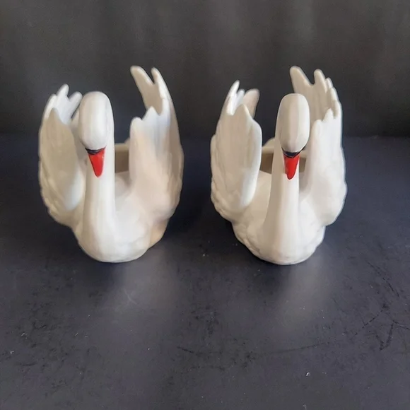 Vintage Goebel Porelain Swans - Rare find - Picture 4 of 9